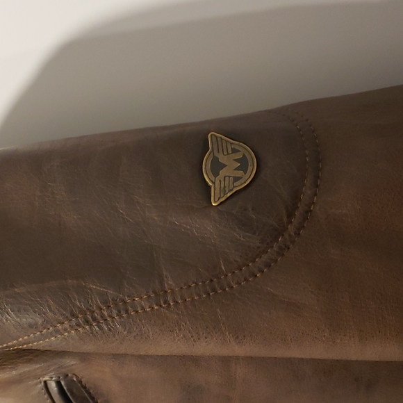 Leather jacket - Picture 3 of 13